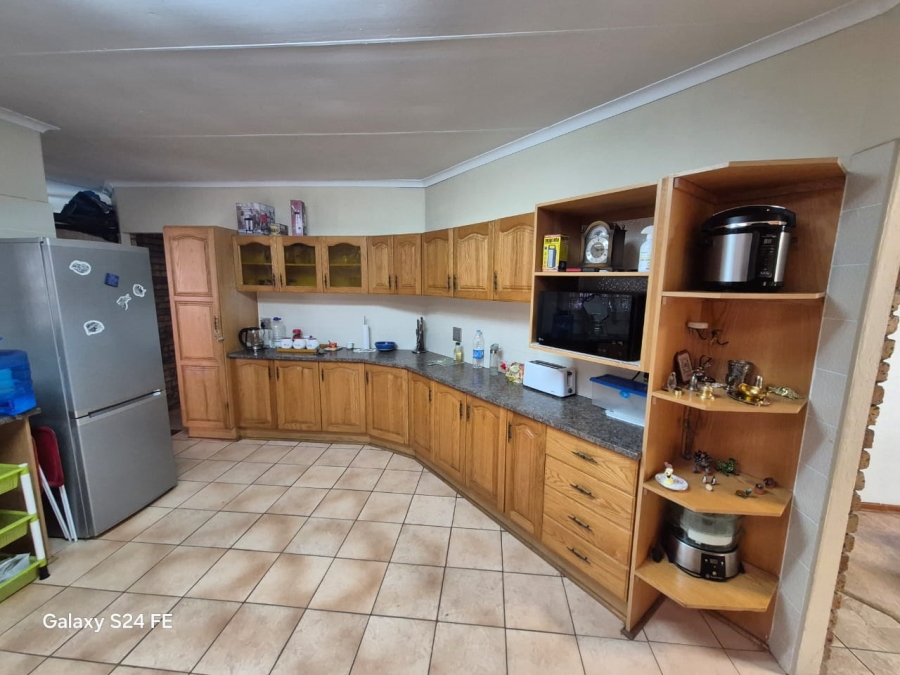 4 Bedroom Property for Sale in Geelhoutpark North West